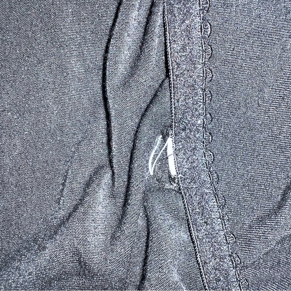 Victoria’s Secret Spaghetti Strap V-Neck Cami Slip Black White‎ Lace Chemise - Picture 7 of 7